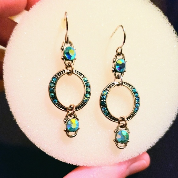 Jewelry - STUNNING PAIR CRYSTAL DROP EARRINGS ☆ NEW